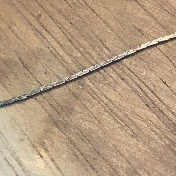 Flower necklace (shorter style good for layering) - Picture 6 of 6